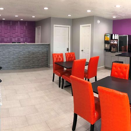 Super 8 By Wyndham Sonora Motel Екстериор снимка