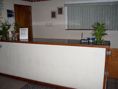Super 8 By Wyndham Sonora Motel Екстериор снимка